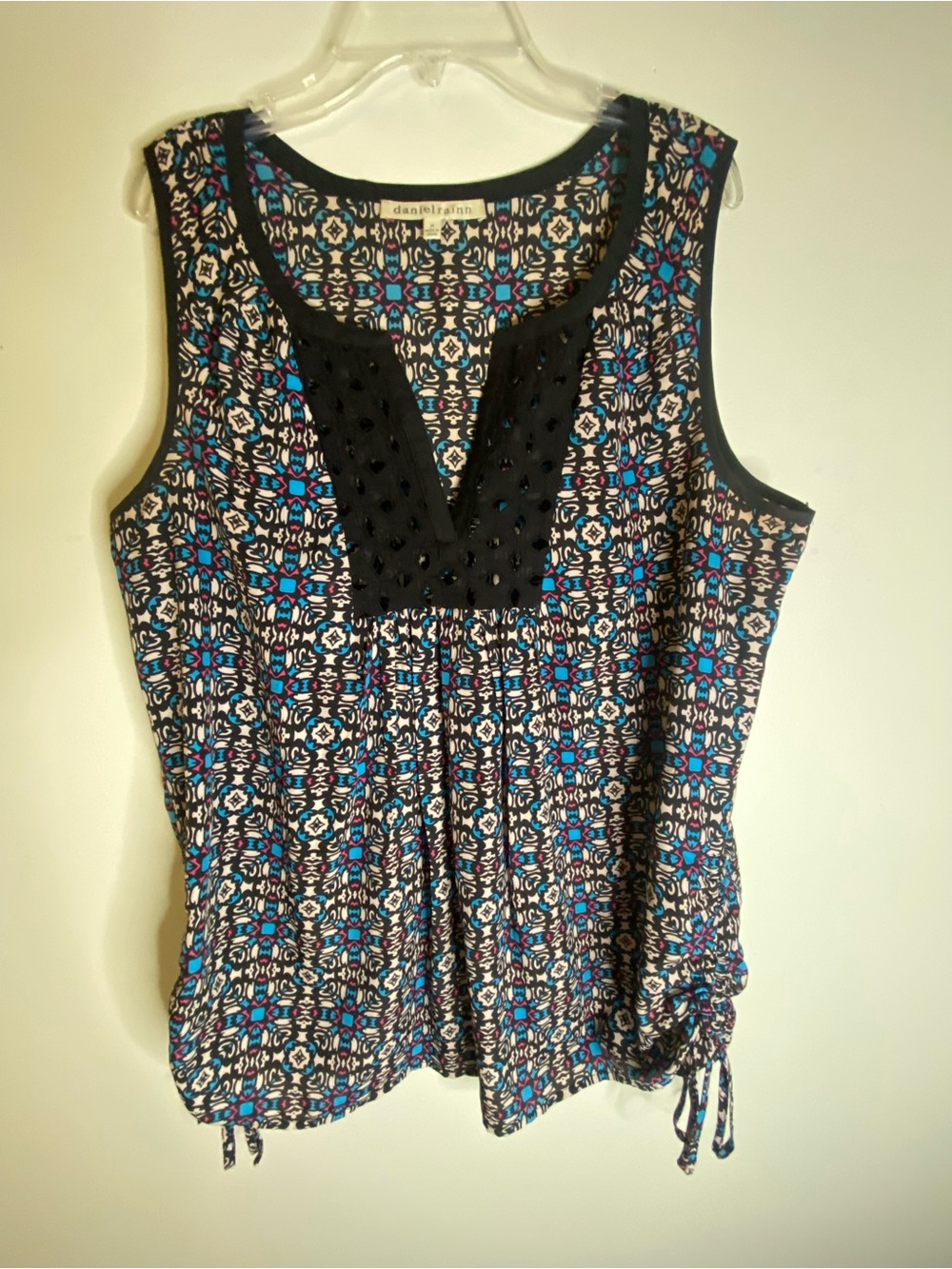 Daniel Rainn Black Sleeveless Printed Camisole with Blue Accents